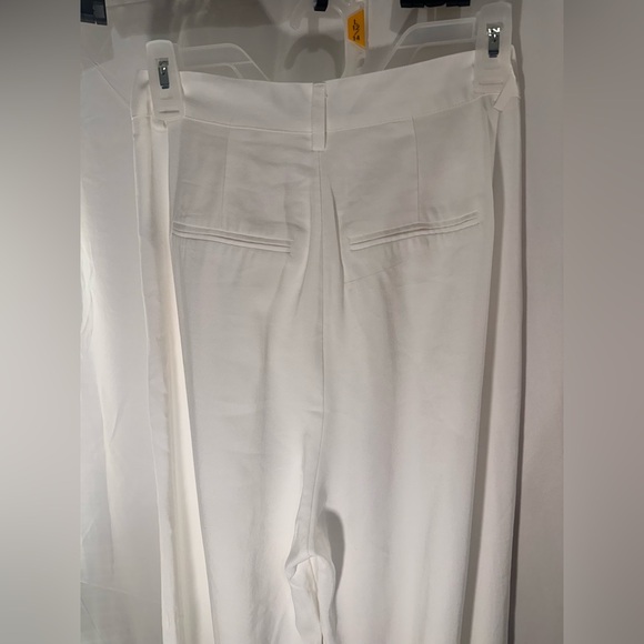 New NWT NONchalant Fabi Wide Leg Pant in White
Label revolve trouser - Picture 8 of 8